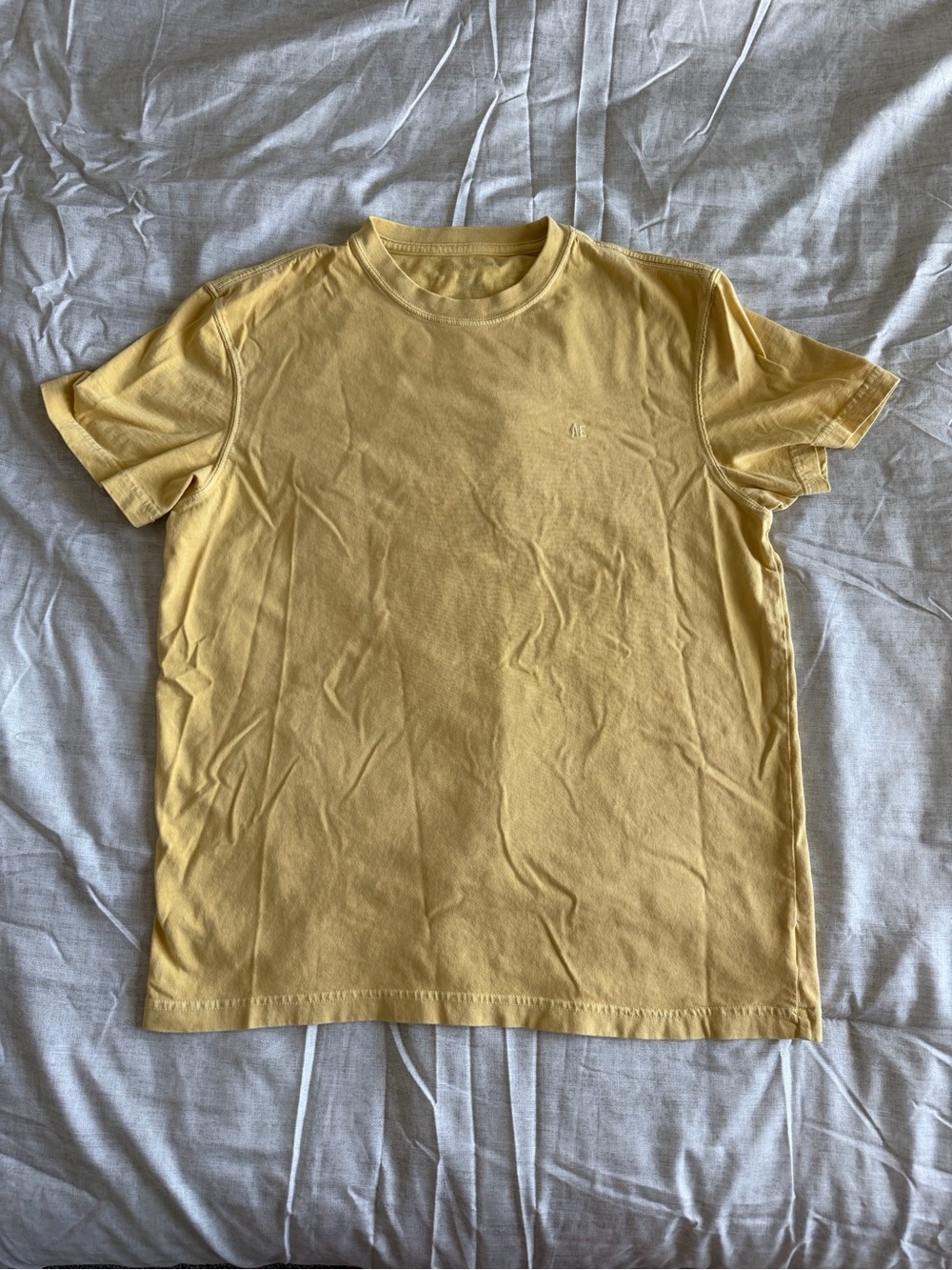 American Eagle Yellow Standard Fit Men's Logo Tee (M)